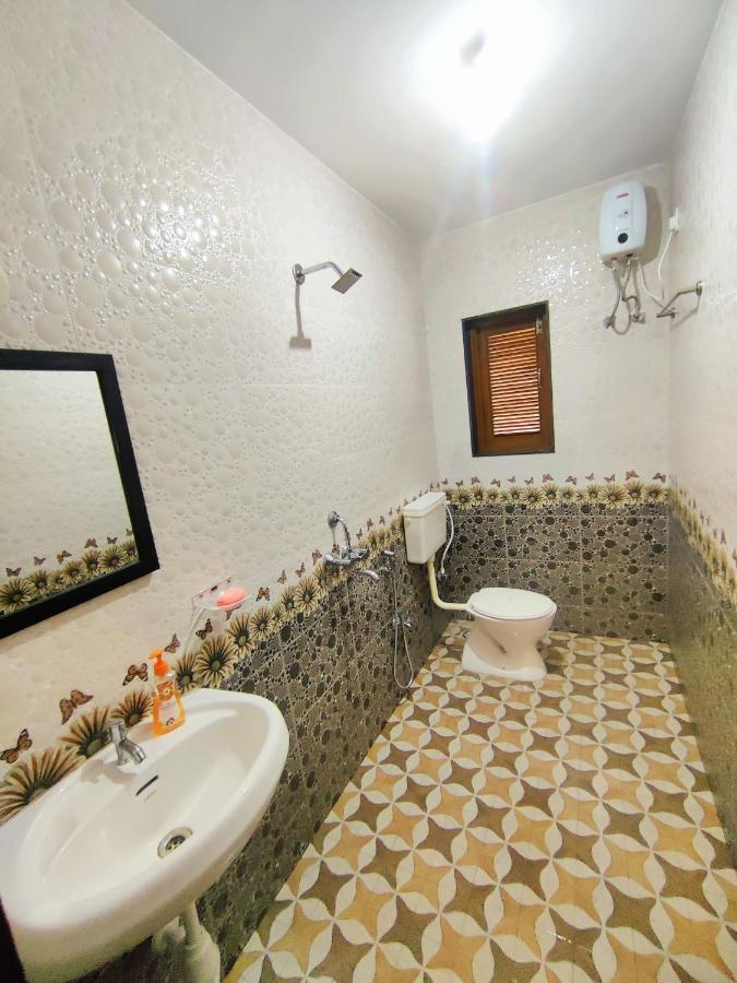 Ekaar Hotel Panadzsi Kültér fotó
